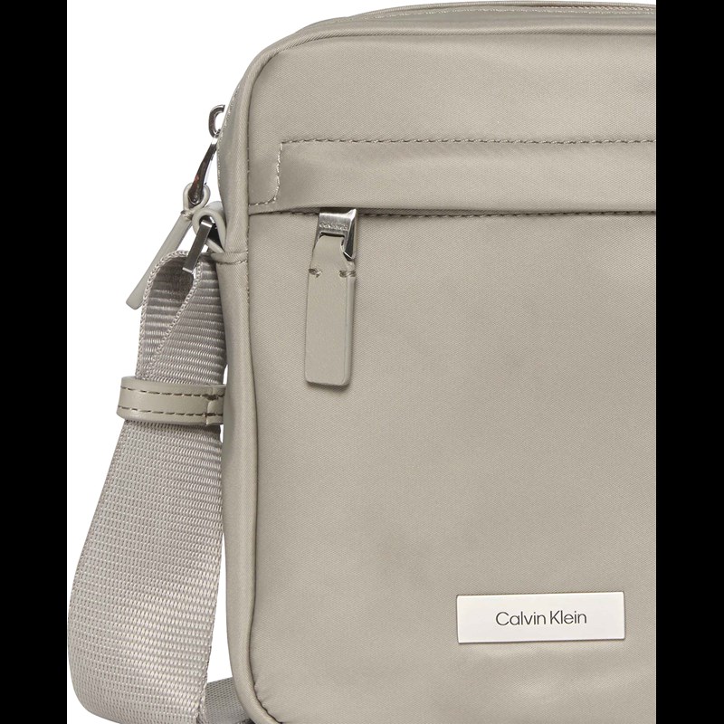 Calvin Klein Crossover Reporter Beige 2