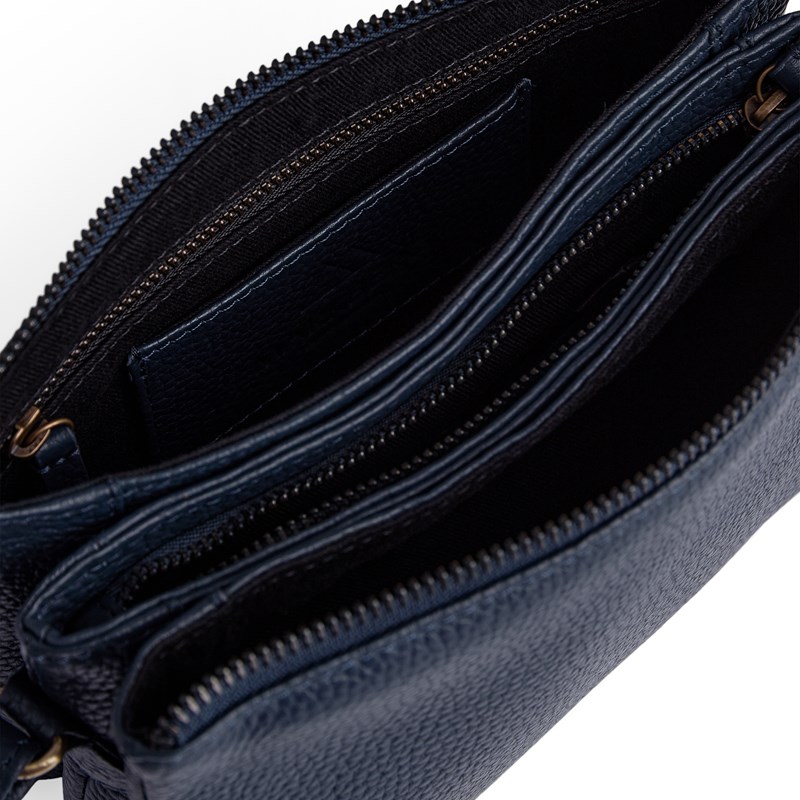 MARKBERG Crossbody Verambg Grain M. blå 2