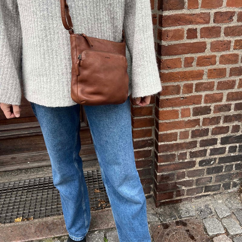 Aura Crossbody Palawan  Konjak 2