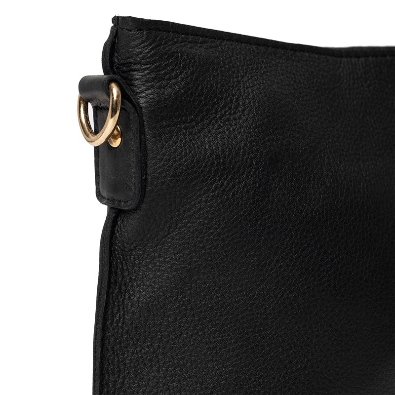 RE:DESIGNED Crossbody Fillis Small Svart 4