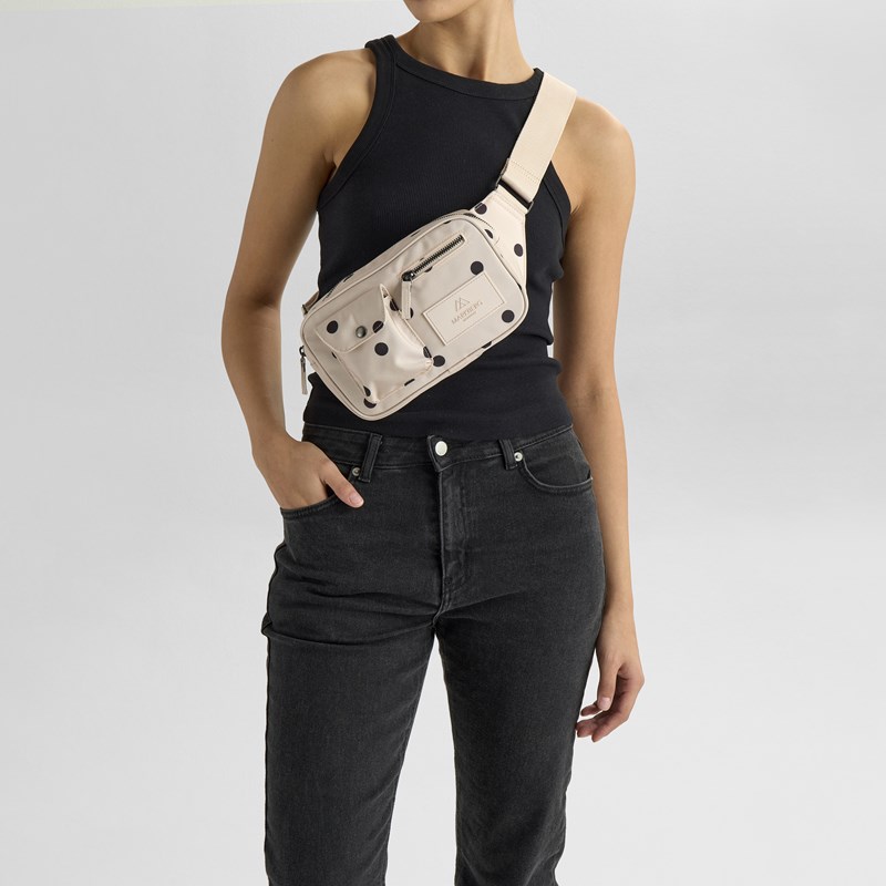 MARKBERG Midjeväska Darlambg Monochrome Creme/Svart 2