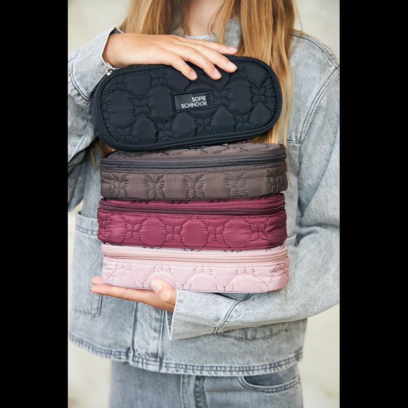 Sofie Schnoor Pennfodral Oval Saga Brun 5