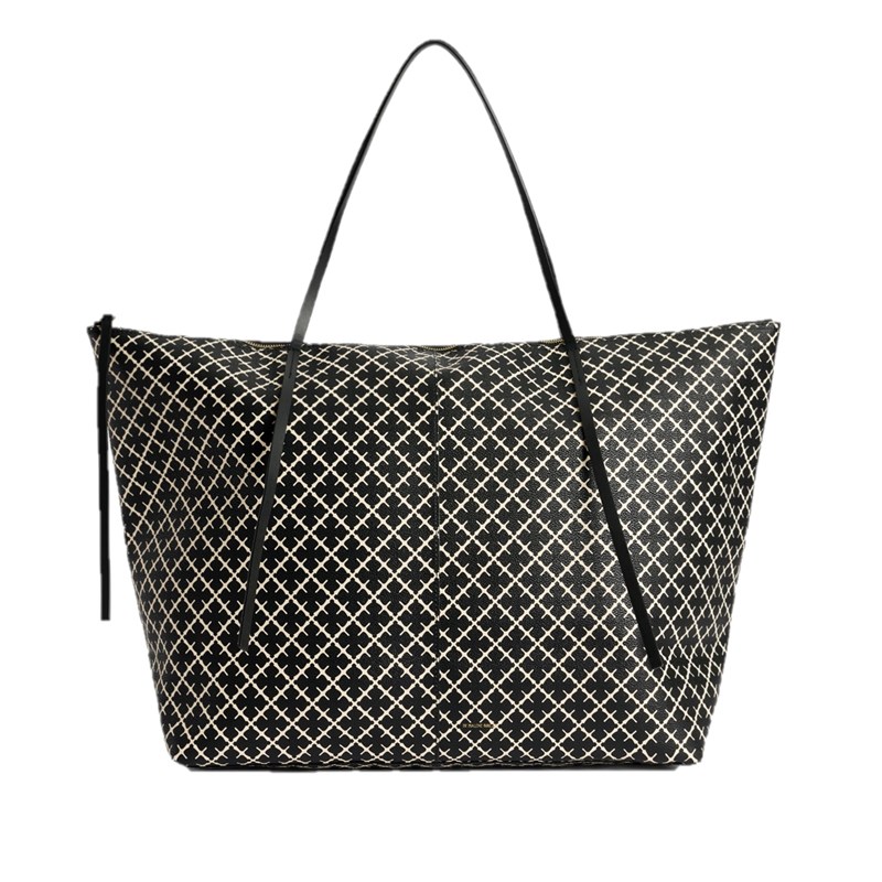 By Malene Birger Shopper Leesa Svart 1