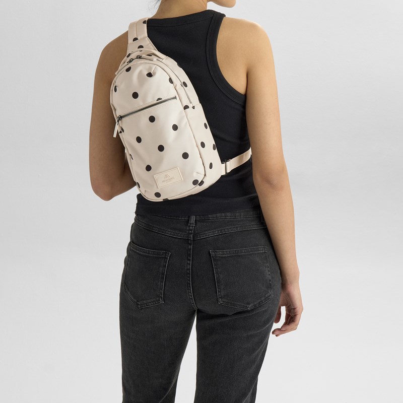 MARKBERG Sling Bag Trekmbg Creme/Sort 2