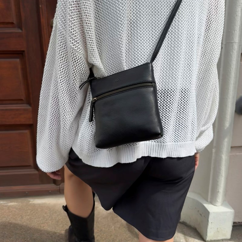 MARKBERG Crossbody Arlo Svart 8
