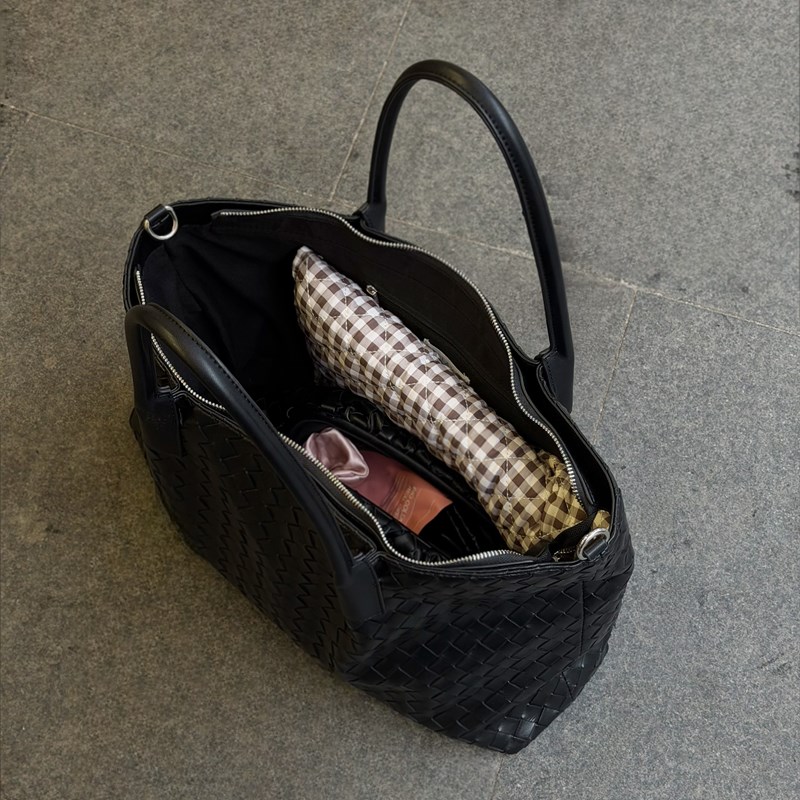 PITAYA Skuldertaske Bianca Medium  Sort 3