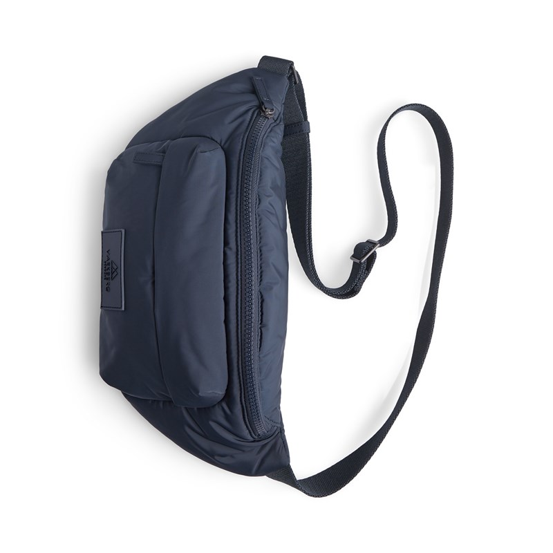 MARKBERG Midjeväska Fame Recycled Marin 4
