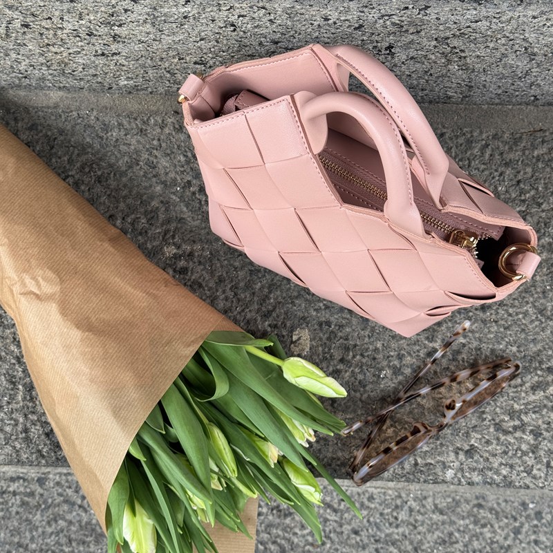 PITAYA Handväska Marly Small Rosa matt 5