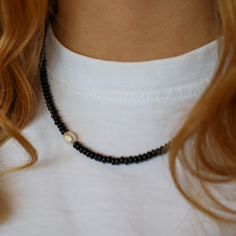 By Stær Halsband Anitta Svart 2
