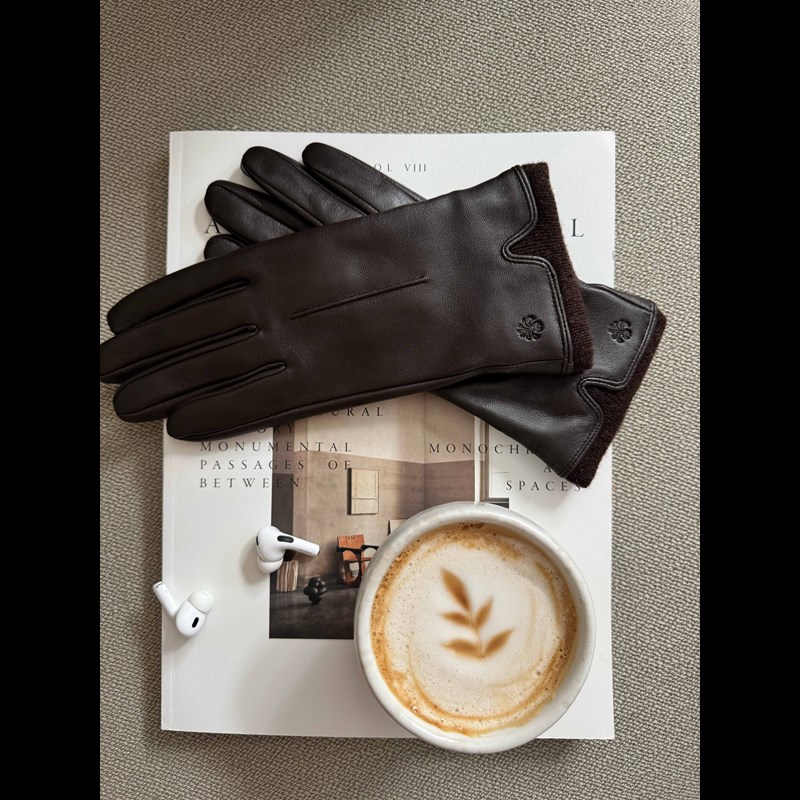 Aura Damhandske Cortina  M. Brun Str 8 6