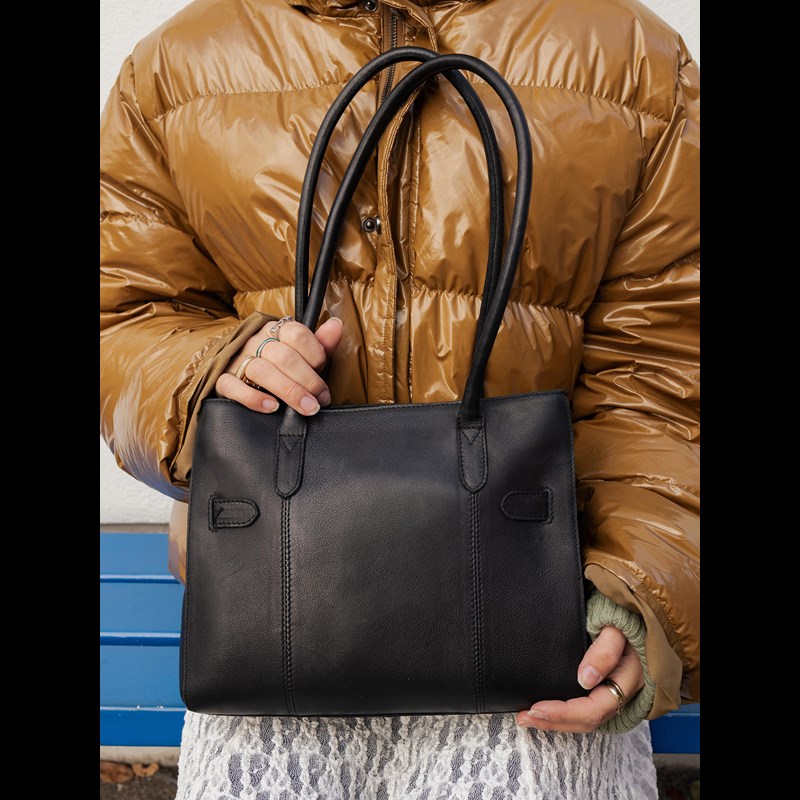 RE:DESIGNED Skuldertaske Nellie Small Sort 2