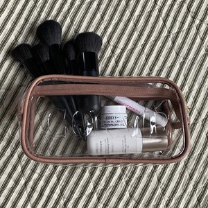 Conmé Necessär Toiletbag Ebba Mörkrosa alt image