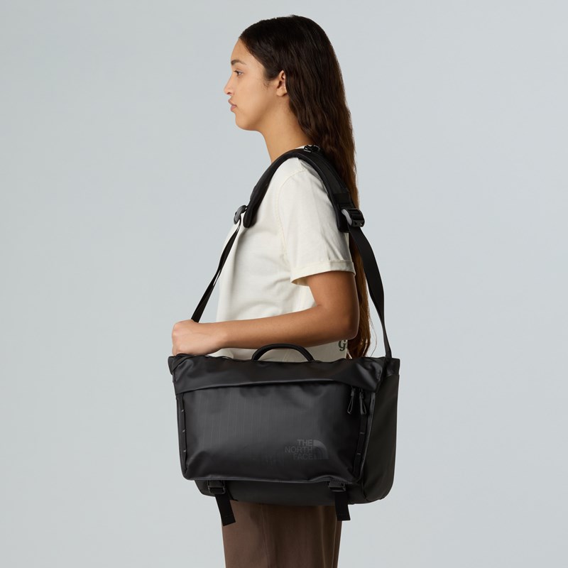 The North Face Axelväska Base Camp Voyager Svart 2