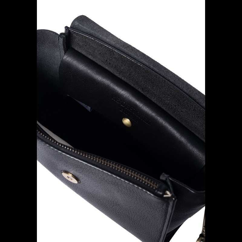 RE:DESIGNED Crossbody Nana Svart 4