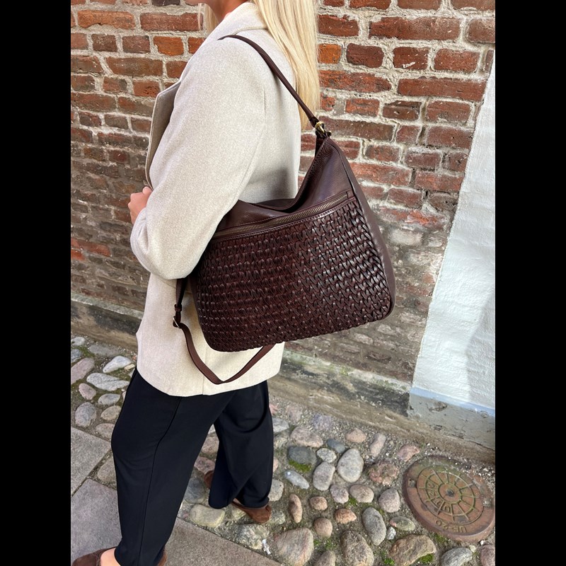 Aura Shopper Sanya  M. Brun 8