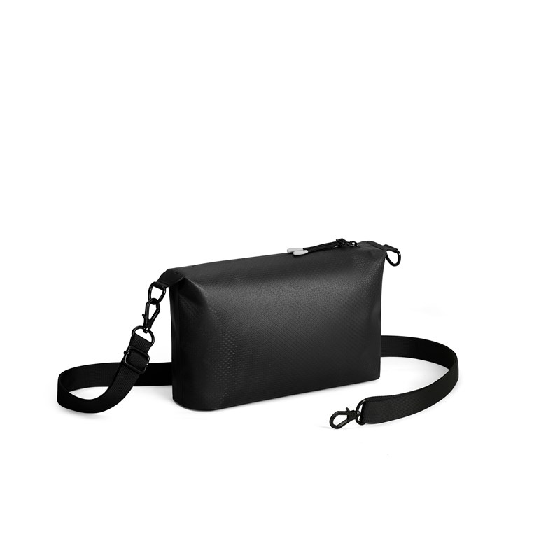 Gaston Luga Crossbody Lightweight DuoSeal  Svart 3