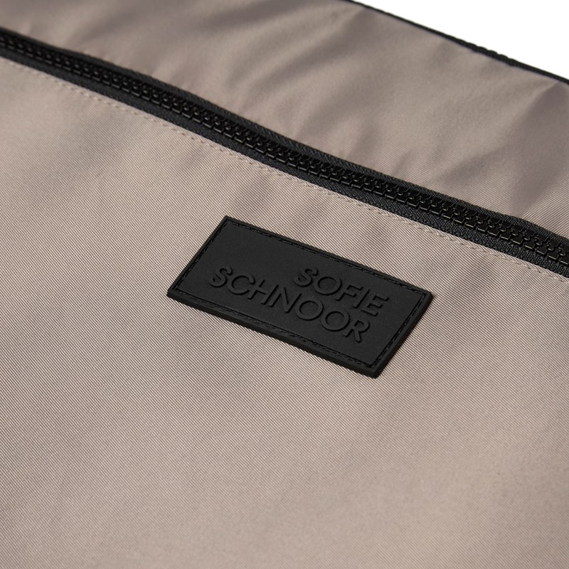 Sofie Schnoor Dator Sleeve HannahSY Taupe 14" 3