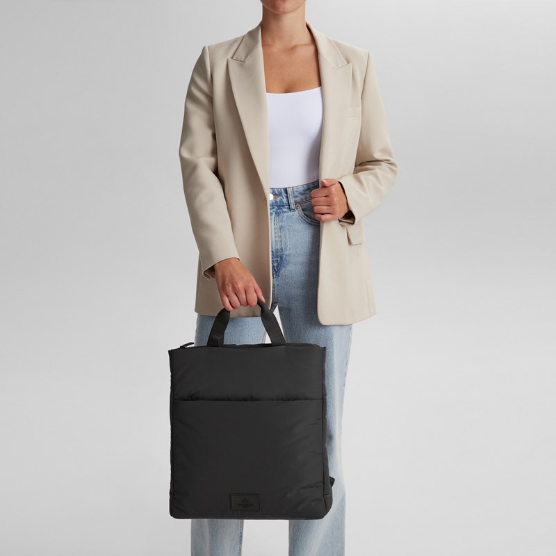 MARKBERG Rygsæk Earth Tote  Sort 2