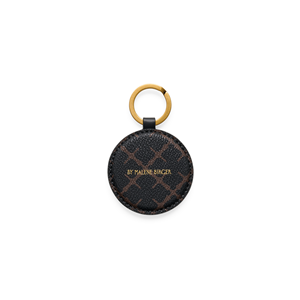 By Malene Birger Nøglering Elia Brun