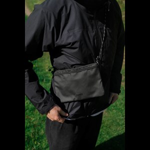 ELLIKER Crossbody Hetchell Svart alt image