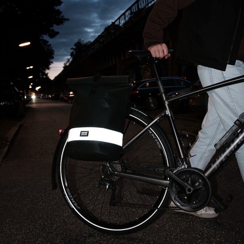 OAK25 Cykelryggsäck Everyday Rolltop Svart 10