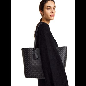 By Malene Birger Shopper Abigail Brun alt image