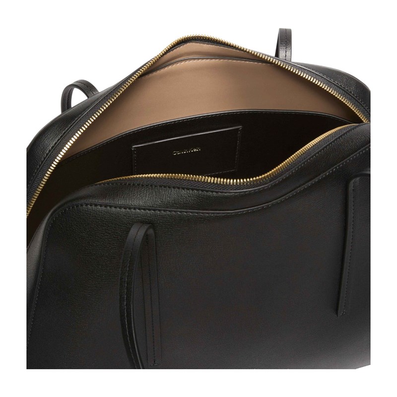 Calvin Klein Axelväska Bowlingbag Svart 2